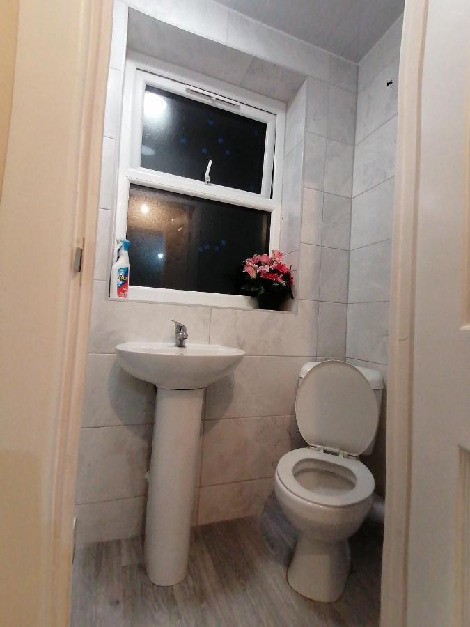 Self-Contained Studio Flat Bathrooms Kitchens Upgrade Locations To City Centre 15 Minutes Walking Distance Nottingham Universities Queen Hospitals City Hospitals Eksteriør billede