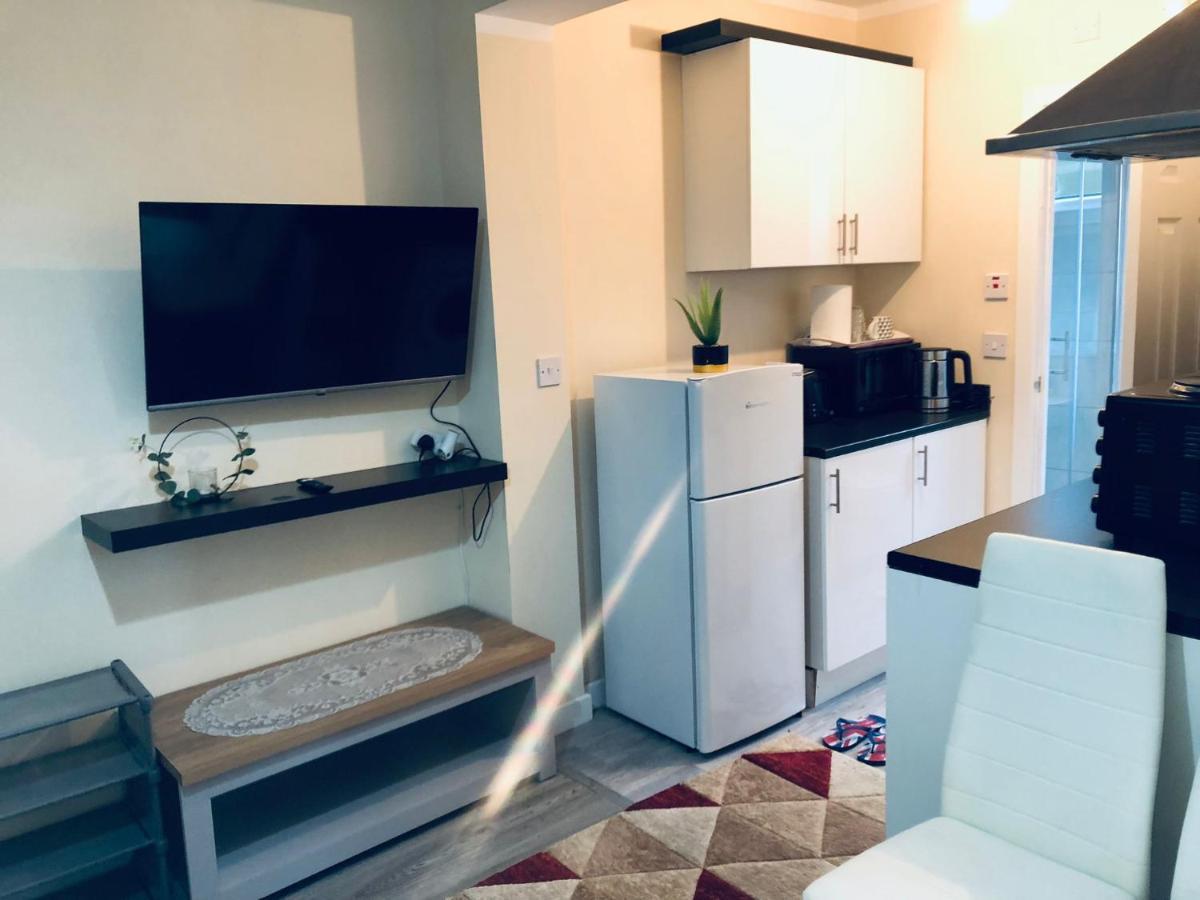 Self-Contained Studio Flat Bathrooms Kitchens Upgrade Locations To City Centre 15 Minutes Walking Distance Nottingham Universities Queen Hospitals City Hospitals Eksteriør billede